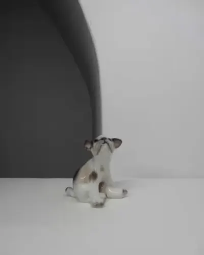Porcelanowa figurka buldog Dahl Jensen Copenhagen — praca Galeria pod Łukami, Dzierżoniów