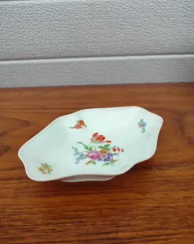 Porcelanowa Paterka Volkstedt - vintage - design - W — praca skarbywyszukane, Łask