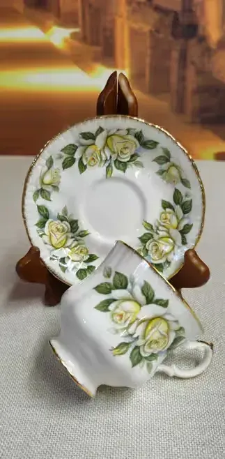 Porcelanowe Duo PARAGON Fine Bone China — praca Marta, Chojnów