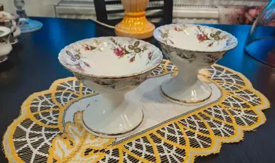 Porcelanowe pucharki Chodzież Iwona — praca Mateusz - Retro Nostalgia, Świerklany