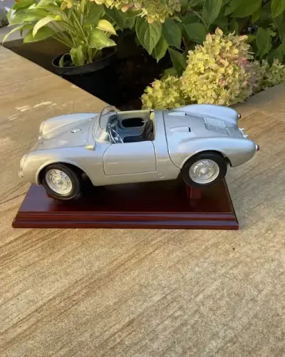 Porche 550A Spyder; skala 1/18 - Maisto — praca Elżbieta, Toruń