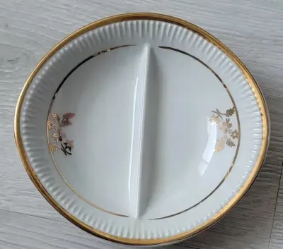 PRL Solniczka talerzyk Włocławek ze złotym zdobieniem  12cm — praca Marek, Bydgoszcz