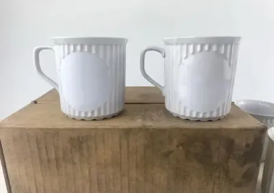 Pudełko starych ceramicznych kubków 6 szt Chodzież 6 szt — praca Retrospekcja, Prusy