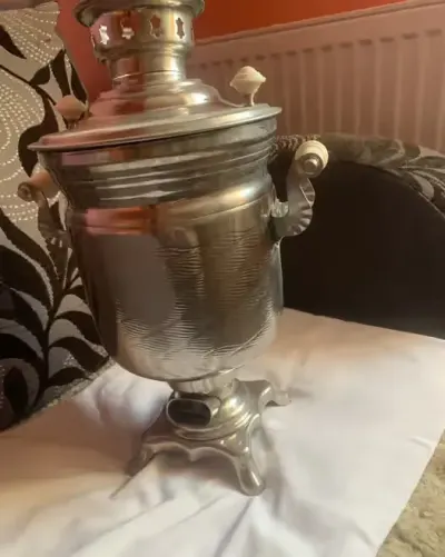 Samowar stary PRL — praca Zdzisława, Księżyce