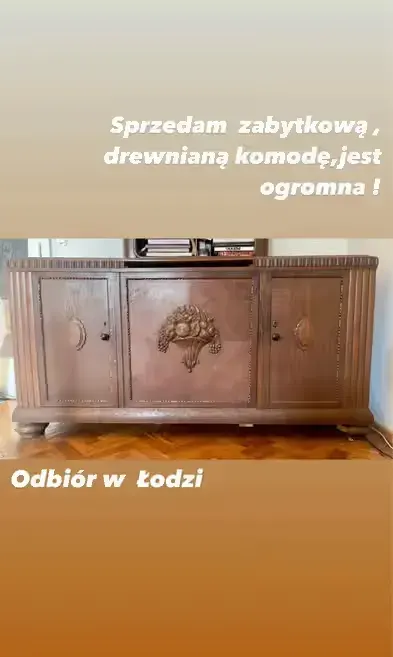 Secesyjna duża komoda drewniana zdobiona kwiatowym ornamentem — praca J.Kwiatkowski, Łódź
