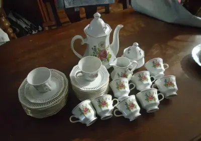 Serwis do kawy herbaty SVANCHOLM 1530 Rose Mari — praca Lesław, Milicz