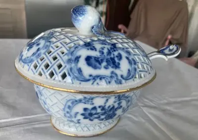 Serwis porcelany MIŚNIA wzór cebulowy( zwiebelmuster)  MEISSEN UNIKAT — praca Ernest, Człuchów
