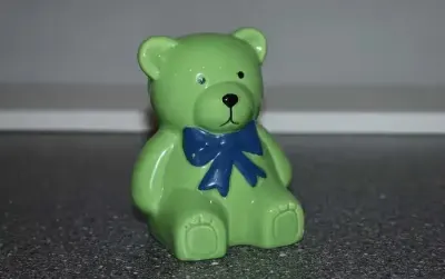 Skarbonka miś misiu ceramiczna zielona — praca Obiii, Szamotuły