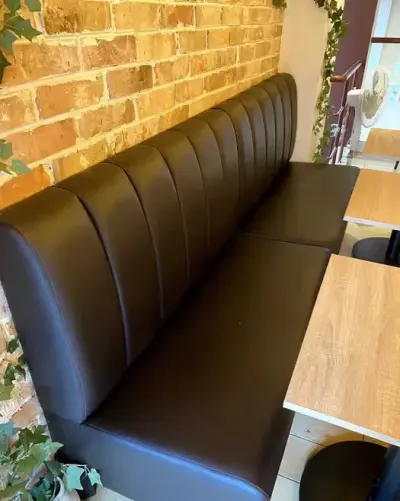 Sofa restauracyjna MIAMI 120 cm – 4 sztuki — praca Riccardo, Wrocław