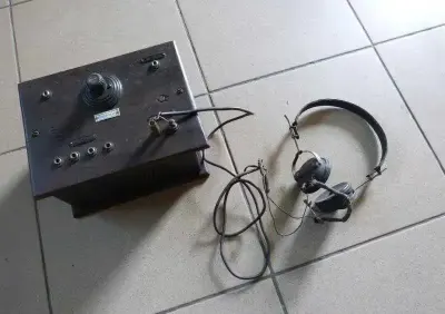 Stare drewniane radio — praca Czarek, Limanowa
