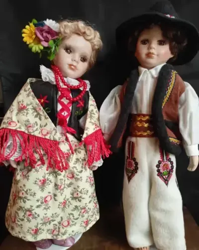 Stare piękne porcelanowe lalki ludowe - góral i góralka — praca qqeczka, Krynica-Zdrój