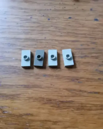Stare szare klocki LEGO 15573 — praca Monika, Józefów