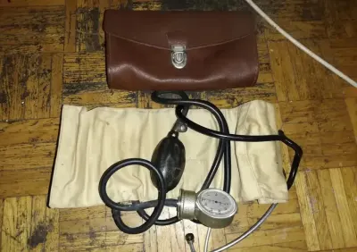 Stary ciśnieniomierz Retro PRL + etui — praca adrian, Wrocław