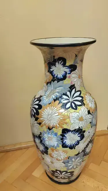 Stylowy wazon ceramiczny — praca Katarzyna, Łowicz