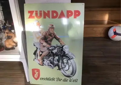 Szyld reklamowy motocykli Zundap — praca Zbigniew, Górzyca