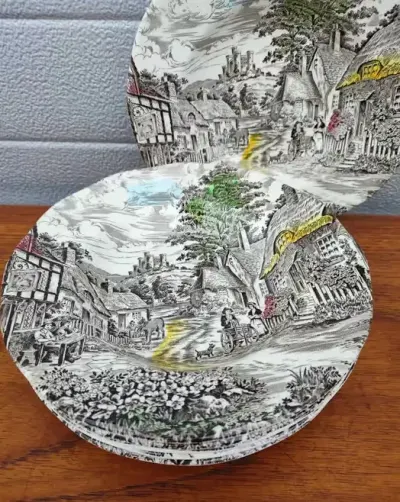 Talerze Obiadowe  Angielska porcelana  Głębokie Old Englisch Village W — praca skarbywyszukane, Łask