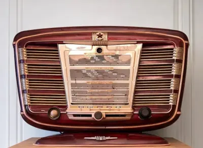 Unikalne w stylu artdeco radio lampowe Zvezda 54 — praca Krzysztof, Elbląg