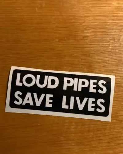 Wklepa naklejka sticker loud pipes save lives — praca Jeż96, Wrocław