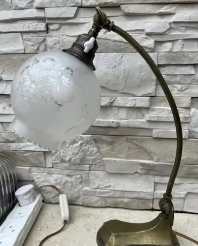 Zabytkowa mosięzna lampka z XIX w lampa — praca Ania, Bystrzyca Kłodzka