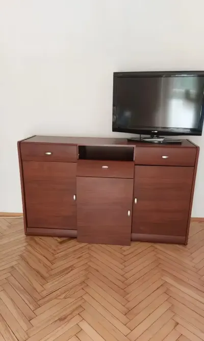 Wstrzymana Komoda piękna, ale uszkodzona — praca Iwonka, Katowice