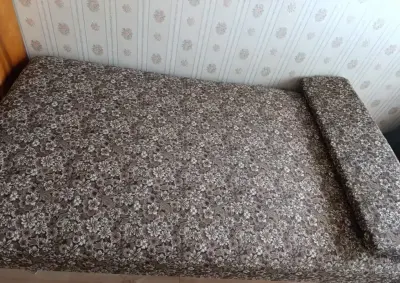 Tapczan PRL w bardzo dobrym stanie — praca Joanna, Katowice