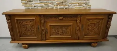 Komoda Dębowa Motyw Myśliwski Rzeźbiona 3 Drzwiowa szer. 245 cm  (p-1395) — praca www.HD-MEBEL.pl, Osiek Drawski