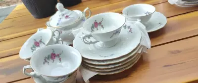 Komplet filiżanek porcelana Wałbrzych — praca Krzysztof, Krzeczyn Wielki