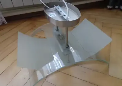 Lampa sufitowa szklana — praca Witold, Skołoszów