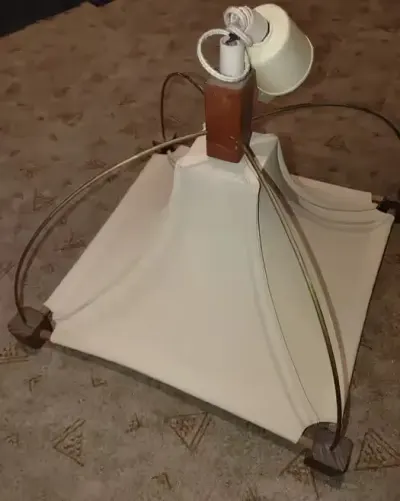 Lampa wisząca materiałowo-drewniana — praca Paweł, Warszawa