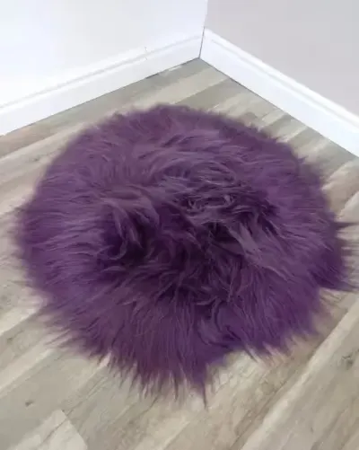 Skóra Owcza Island Dywanik Koło 70cm Skóry Owcze 17 Kolorów — praca Kalskór, Szaflary