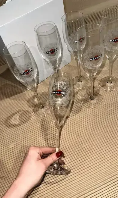 12 sztuk kieliszków Martini — praca Emilia, Poznań