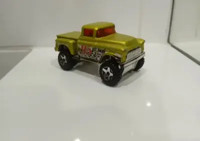 1956 Chevy Hot Wheels C20 samochodzik resorak model — praca Krzysztof, Kraków