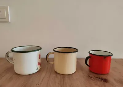 3 garnuszki / kubeczki z czasów PRL — praca Rafał, Łódź