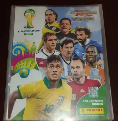 album/klaser + karty piłkarskie kolekcjonerskie Fifa World Cup 2014 — praca Marcin, Gdańsk