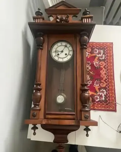 Antyczny vintage zegar ścienny - drewno/wahadło — praca Kasia, Poznań