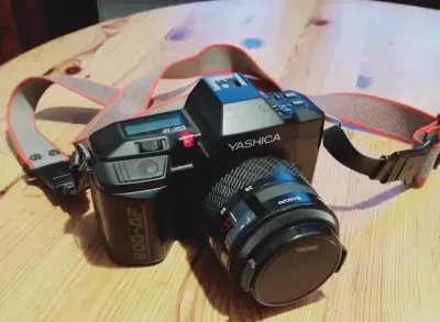 Aparat Fotograficzny Yashica 200 AF — praca Alan, Wrocław