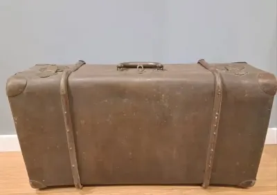 Bardzo stara DUŻA walizka podróżna kufer retro vintage skórzana drewniana — praca antykizestrychu, Łódź