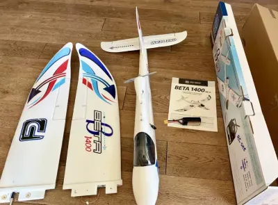 Beta 1400 Pelikan jak skysurfer Samolot rc model zdalnie sterowany do nauki latania — praca Adam, Warszawa