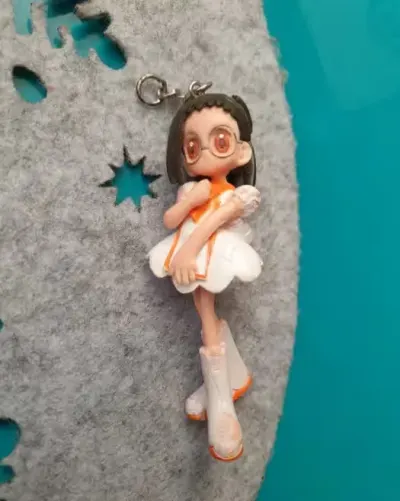 Brelok przedstawiający postać Hazuki Fujiwara z anime Ojamajo Doremi. 

Bazos.cz
 +1 — praca Karolina, Gdańsk