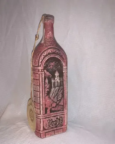 Ceramiczna butelka do ozdoby
do kolekcji — praca zakochanak, Wrocław