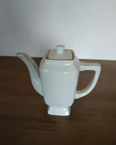 Ceramiczny dzbanek z przykrywką. — praca WALDEK, Wrocław