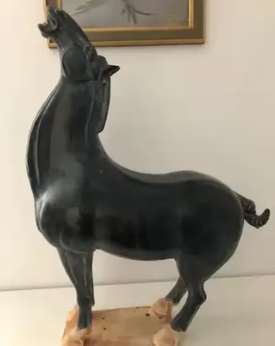 Duża Kamionkowa Figura KONIA - AlmiDecor — praca Szymon, Poznań