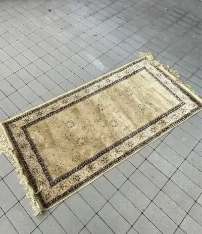 Dywan orientalny z frędzlami — praca Kinga, Warszawa
