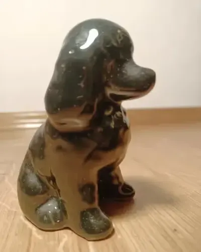 Figurka ceramiczna pies vintage PRL — praca Iwona, Warszawa