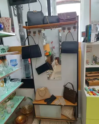 Garderoba z Poznania okres PRL lata 70 — praca Robert, Poznań