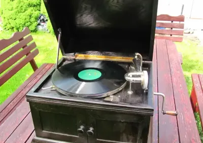 Gramofon Patefon nakręcany Homocord - Tylko igły do patefonu gramofonu — praca użytkownik, Łódź