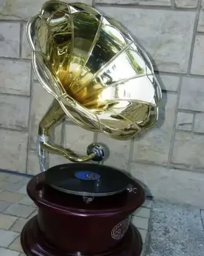 GRAMOFON - PATEFON - sprawny mahoń brąz - KWADRAT — praca AntykiDecco, Kraków