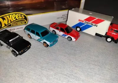hot wheels premium Diorama Datsun — praca scrramsesa, Wrocław