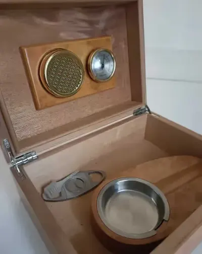 HUMIDOR, pudełko na cygara — praca Andrzej, Łódź
