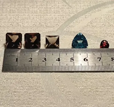 Kamienie naturalne topaz, granat. — praca Iris, Wrocław